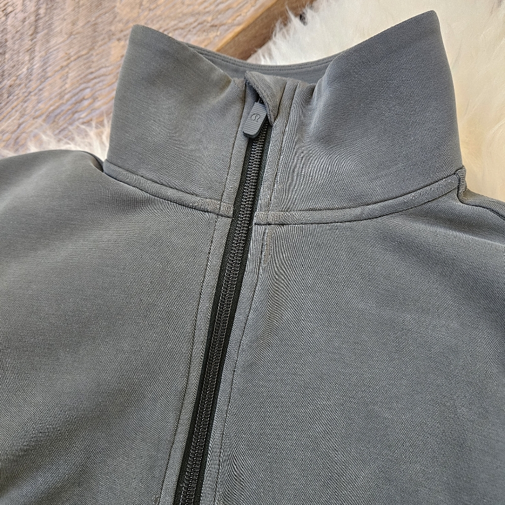 LULULEMON Half-Zip Pullover - Picture 3 of 10